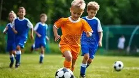 维拉49分领跑英超，领先曼联3分